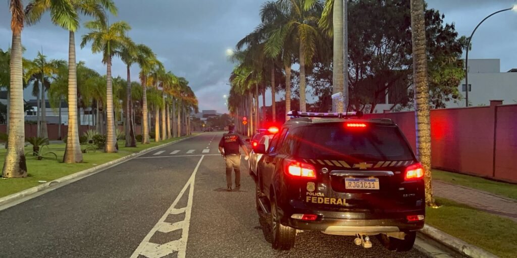 Ação da PF mira tráfico internacional de fuzis de Miami para o Rio